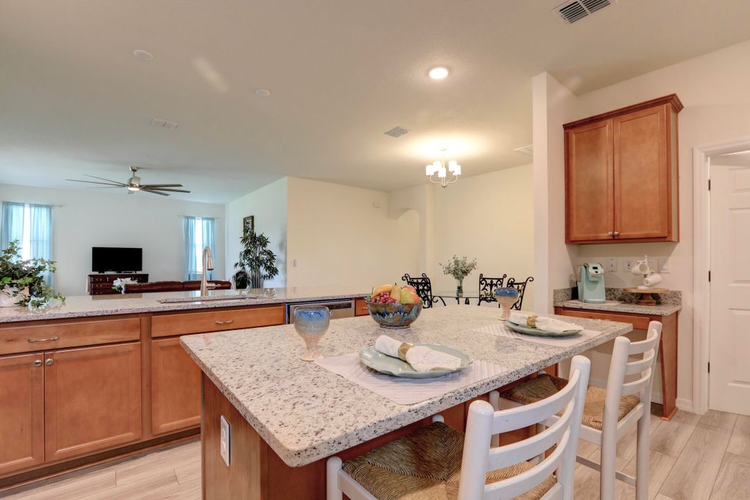 For Sale: $415,000 (4 beds, 2 baths, 2009 Square Feet)