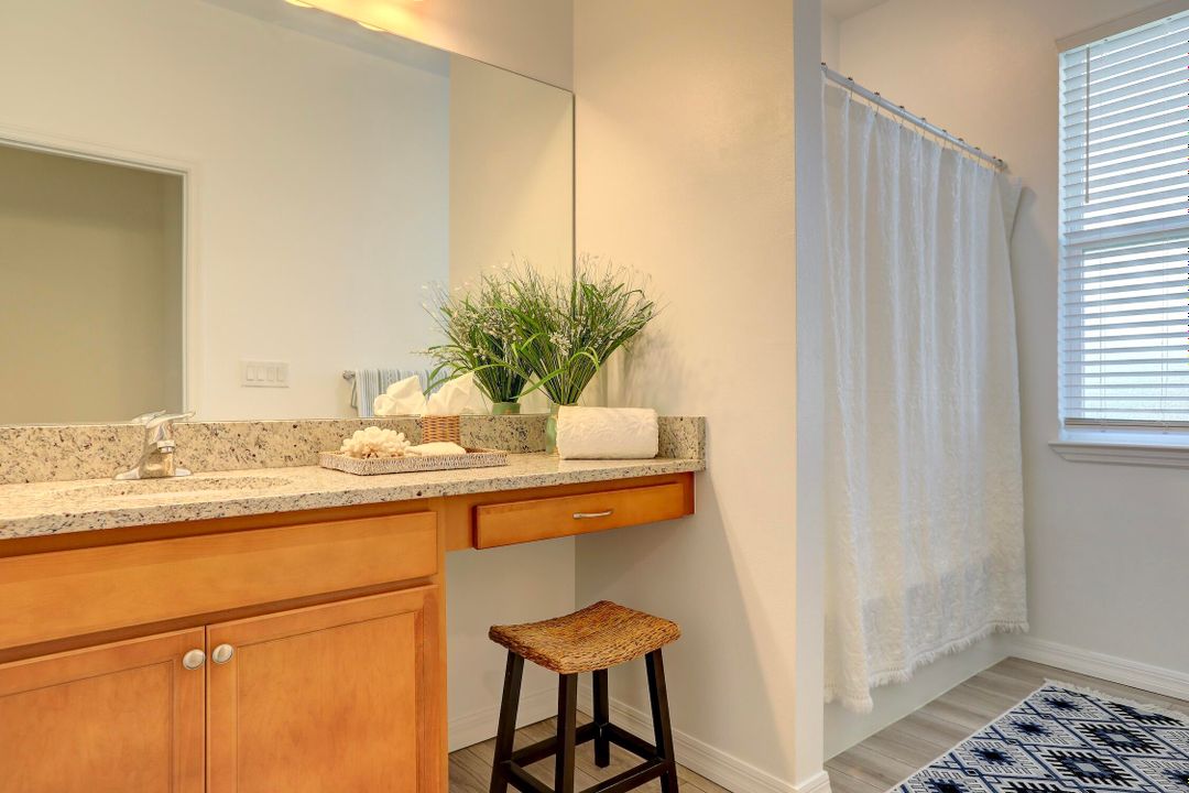 For Sale: $415,000 (4 beds, 2 baths, 2009 Square Feet)