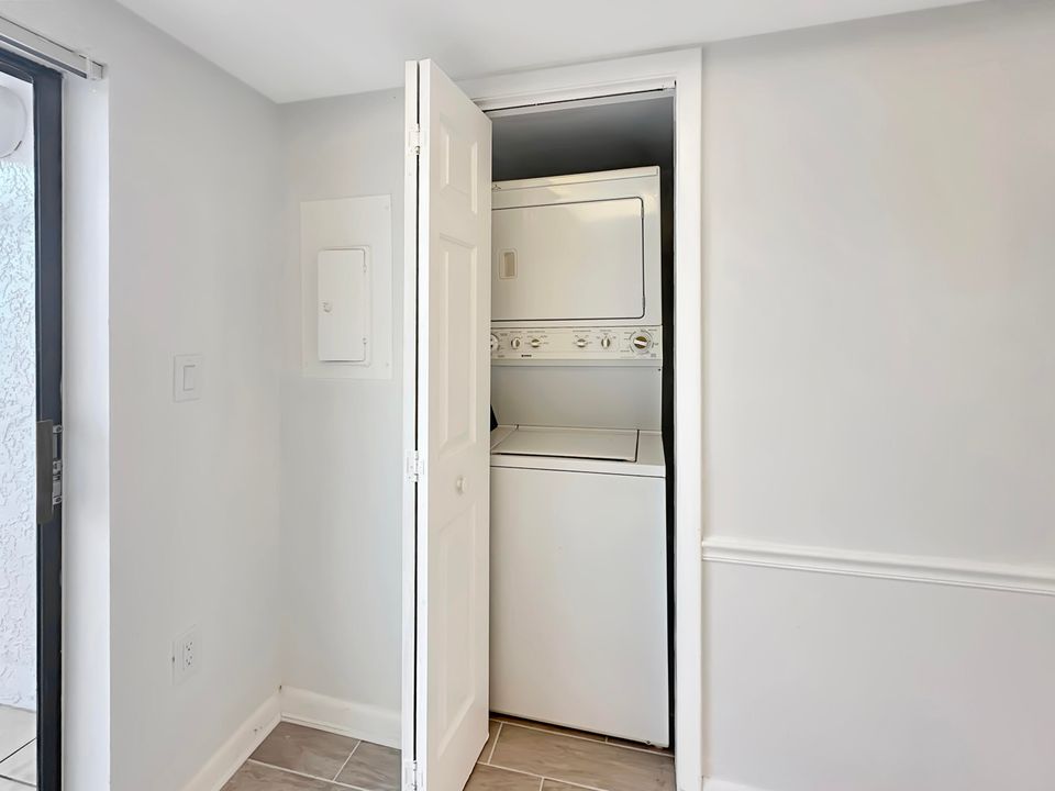 出租: $1,850 (2 贝兹, 2 浴室, 1417 平方英尺)