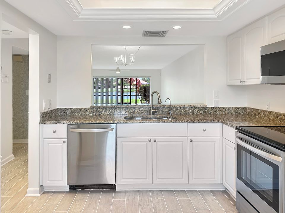 出租: $1,850 (2 贝兹, 2 浴室, 1417 平方英尺)