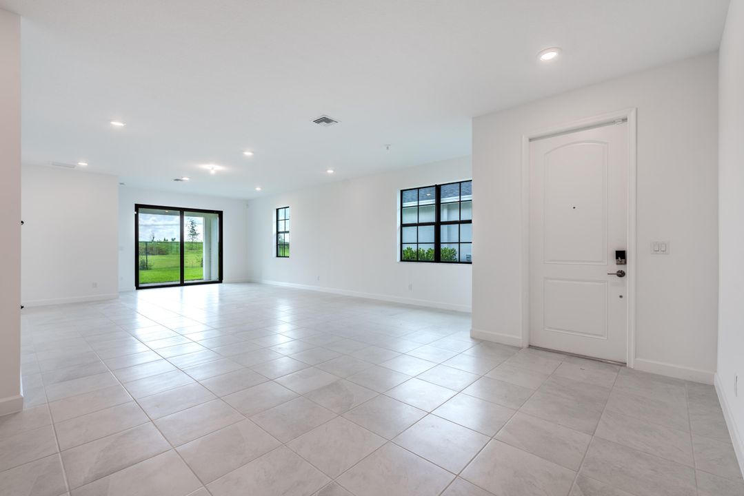 For Sale: $483,690 (3 beds, 2 baths, 1954 Square Feet)