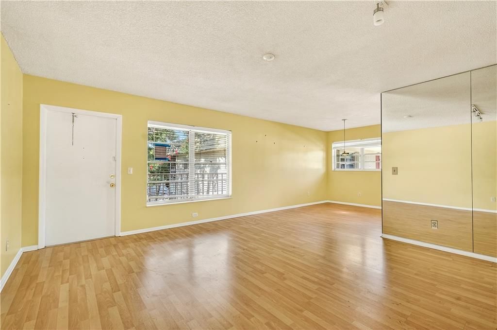 待售: $124,900 (2 贝兹, 2 浴室, 1000 平方英尺)