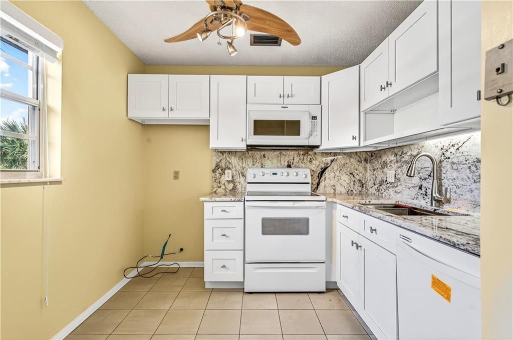 待售: $124,900 (2 贝兹, 2 浴室, 1000 平方英尺)