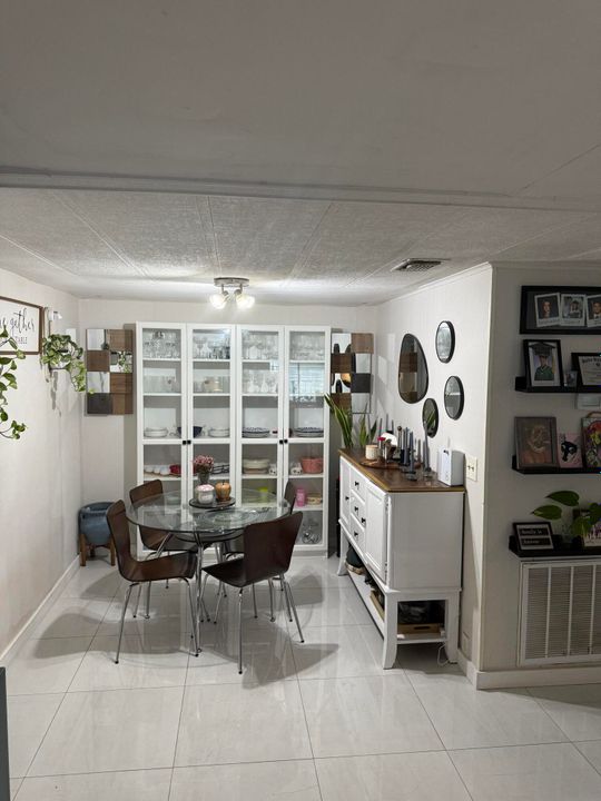 На продажу: $95,000 (4 спален, 2 ванн, 1750 Квадратных фут)