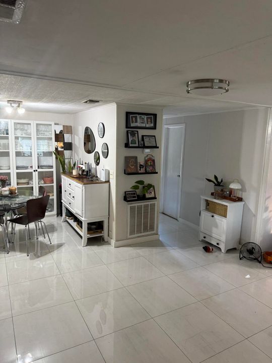 На продажу: $95,000 (4 спален, 2 ванн, 1750 Квадратных фут)