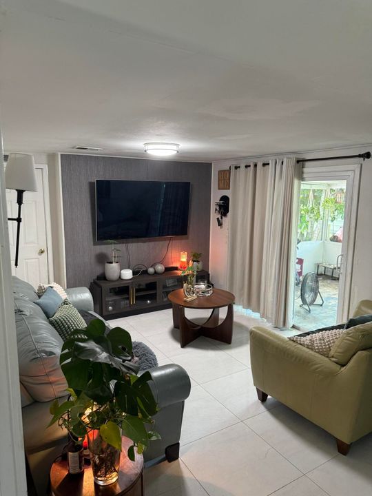 На продажу: $95,000 (4 спален, 2 ванн, 1750 Квадратных фут)