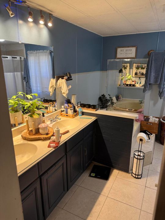 На продажу: $95,000 (4 спален, 2 ванн, 1750 Квадратных фут)