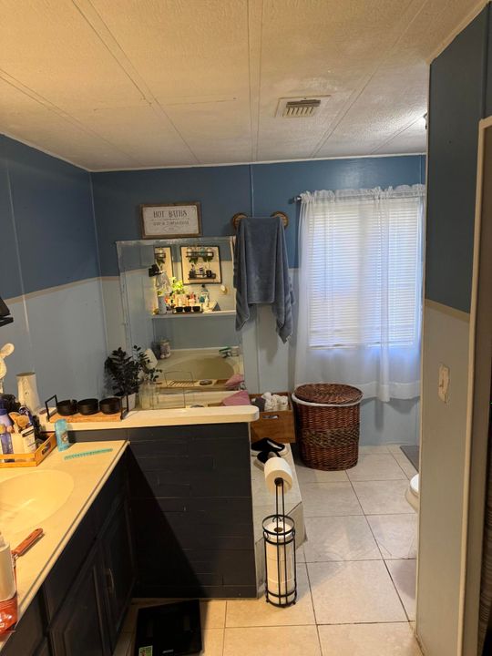 На продажу: $95,000 (4 спален, 2 ванн, 1750 Квадратных фут)