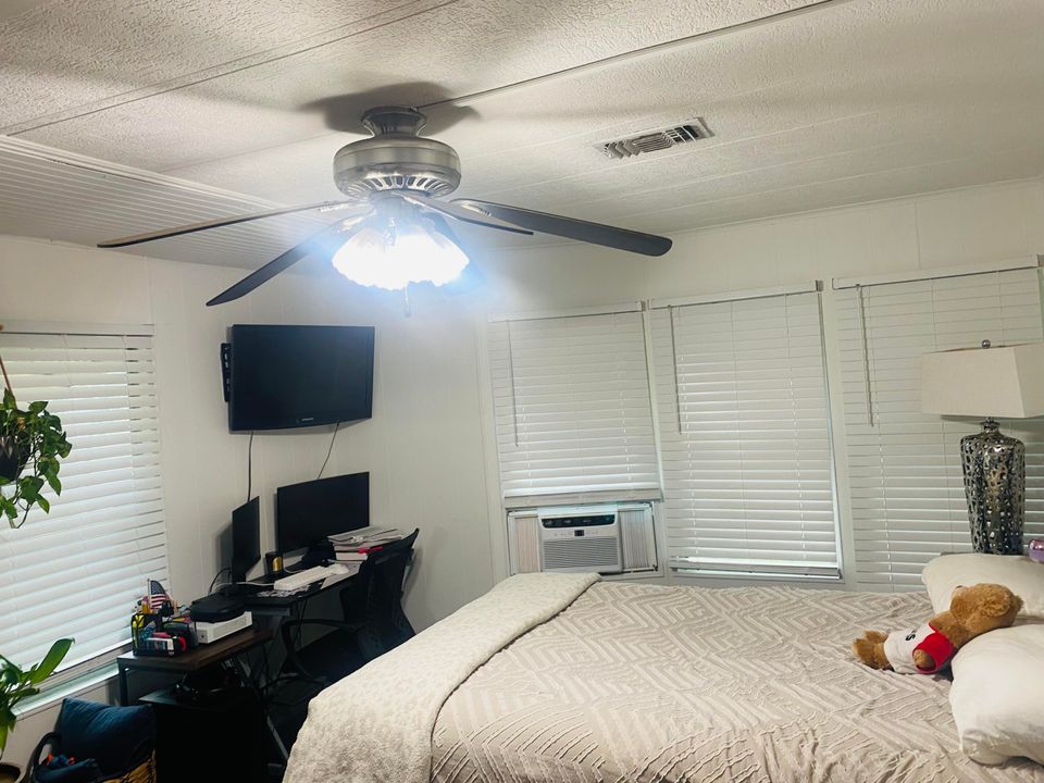 На продажу: $95,000 (4 спален, 2 ванн, 1750 Квадратных фут)