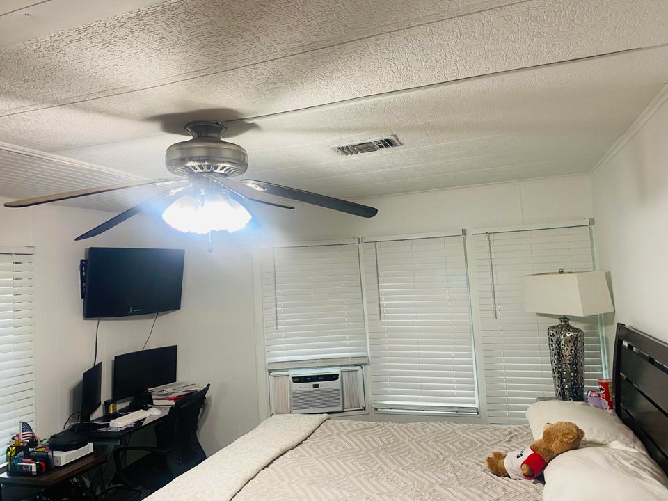 На продажу: $95,000 (4 спален, 2 ванн, 1750 Квадратных фут)