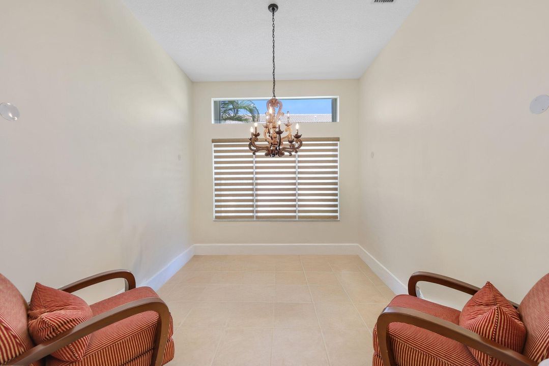 Под контрактом: $995,000 (5 спален, 3 ванн, 3312 Квадратных фут)