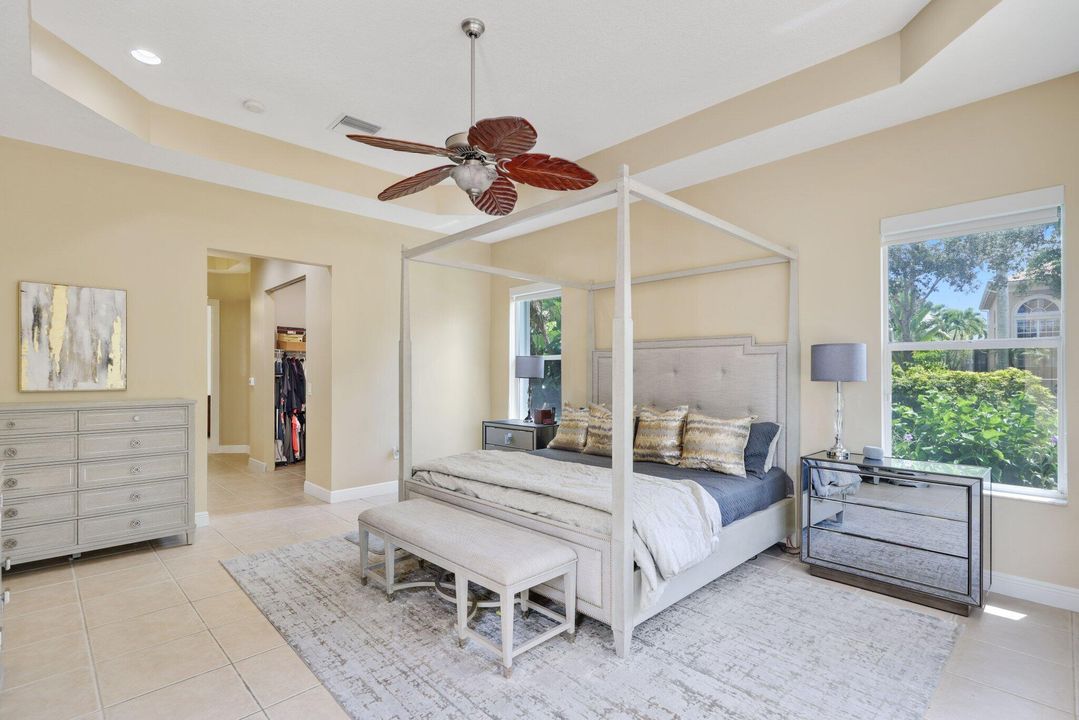 Под контрактом: $995,000 (5 спален, 3 ванн, 3312 Квадратных фут)