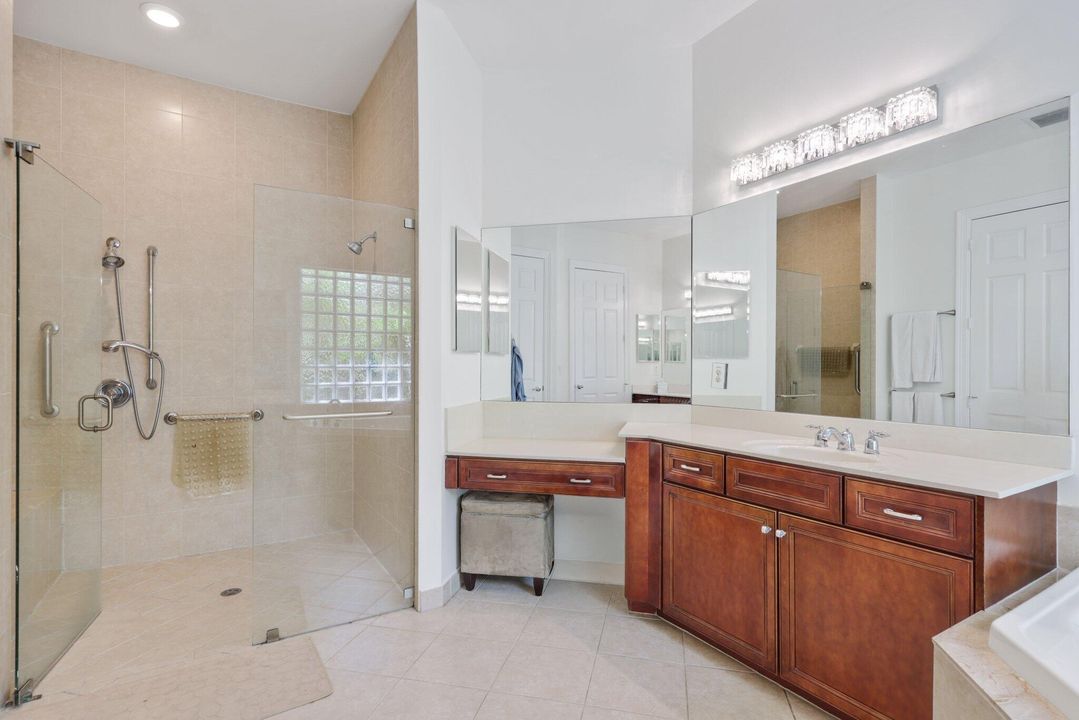 Под контрактом: $995,000 (5 спален, 3 ванн, 3312 Квадратных фут)