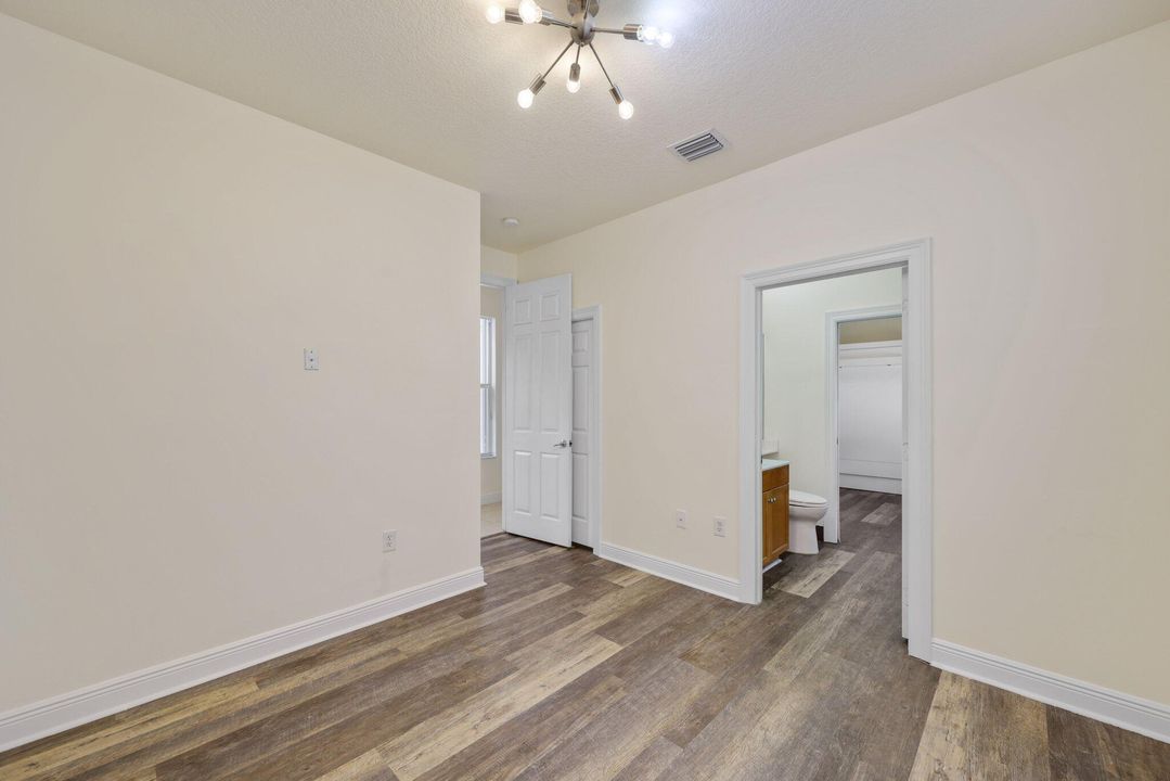 Под контрактом: $995,000 (5 спален, 3 ванн, 3312 Квадратных фут)