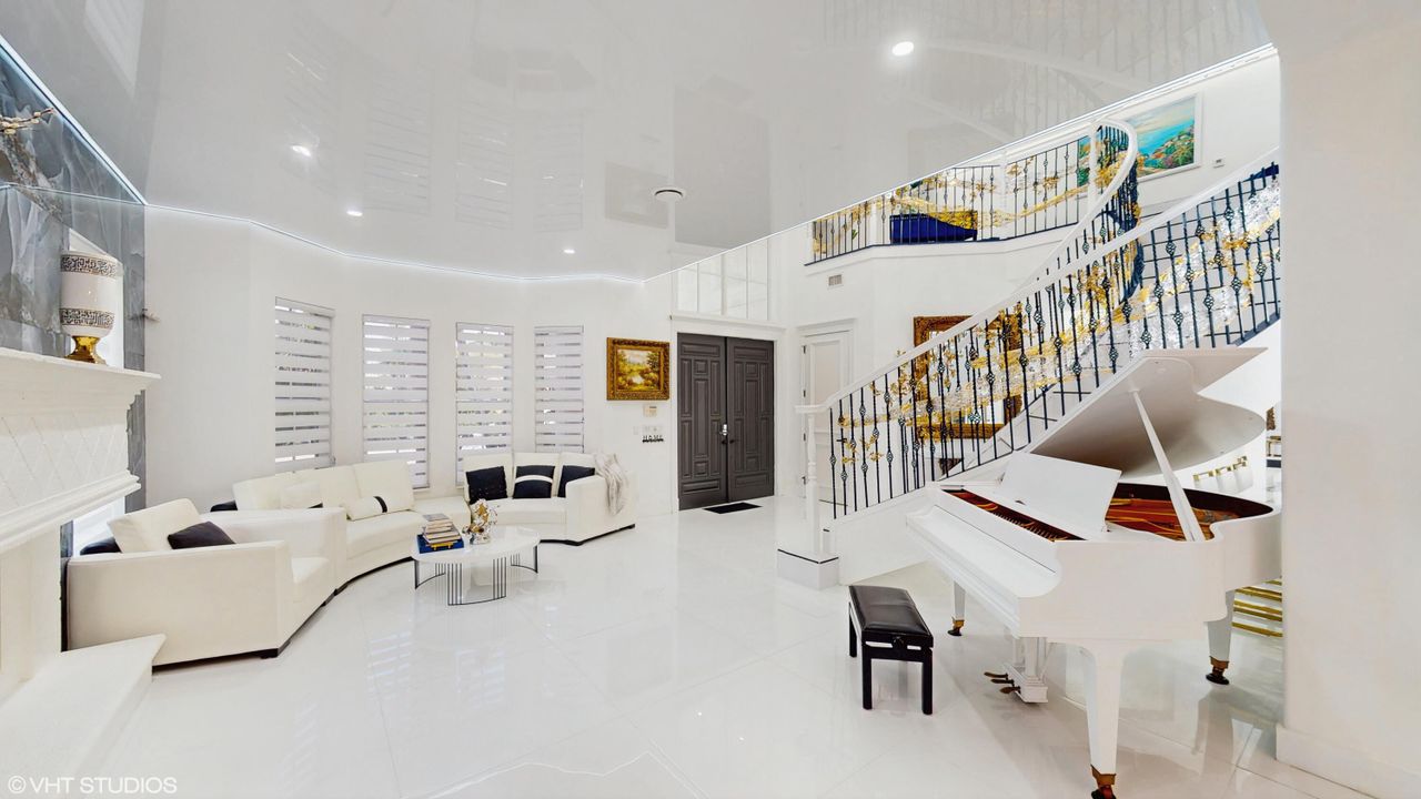 For Rent: $50,000 (6 beds, 7 baths, 5000 Square Feet)