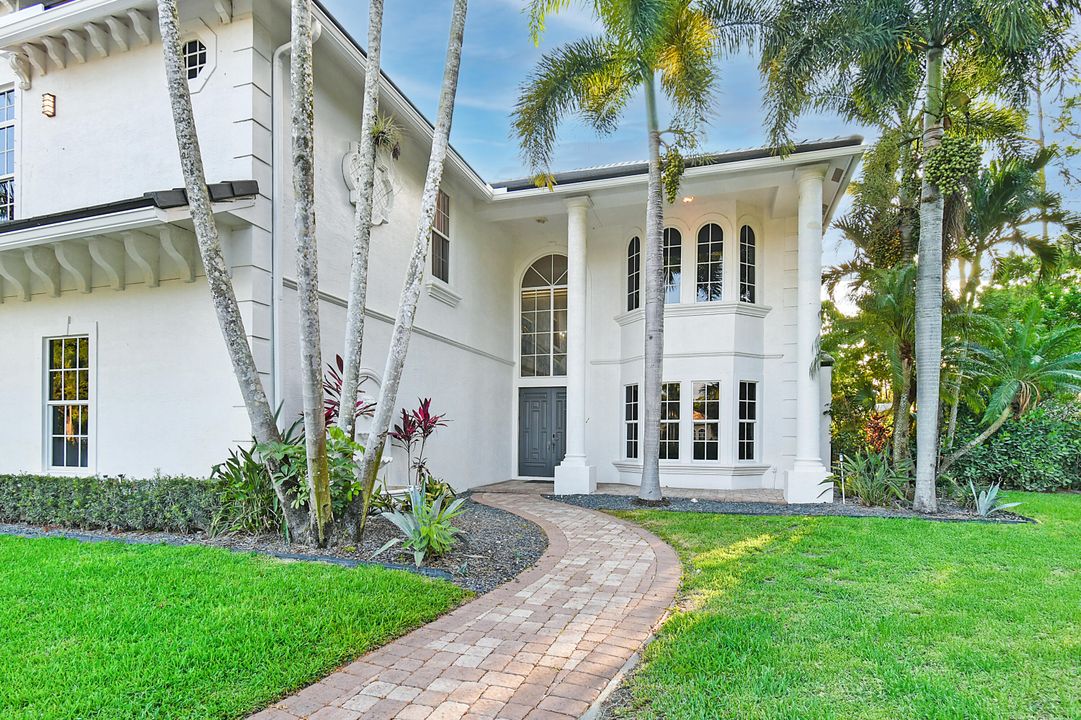 For Rent: $50,000 (6 beds, 7 baths, 5000 Square Feet)