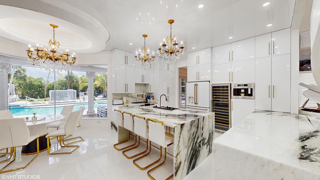 For Rent: $50,000 (6 beds, 7 baths, 5000 Square Feet)