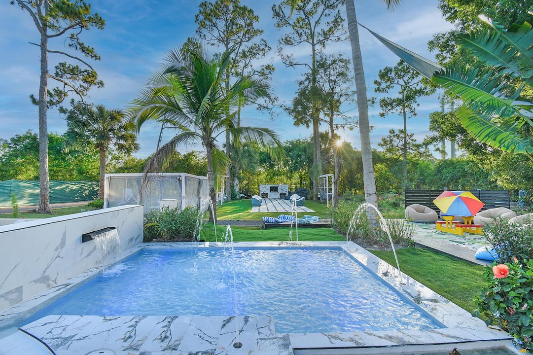 For Rent: $50,000 (6 beds, 7 baths, 5000 Square Feet)