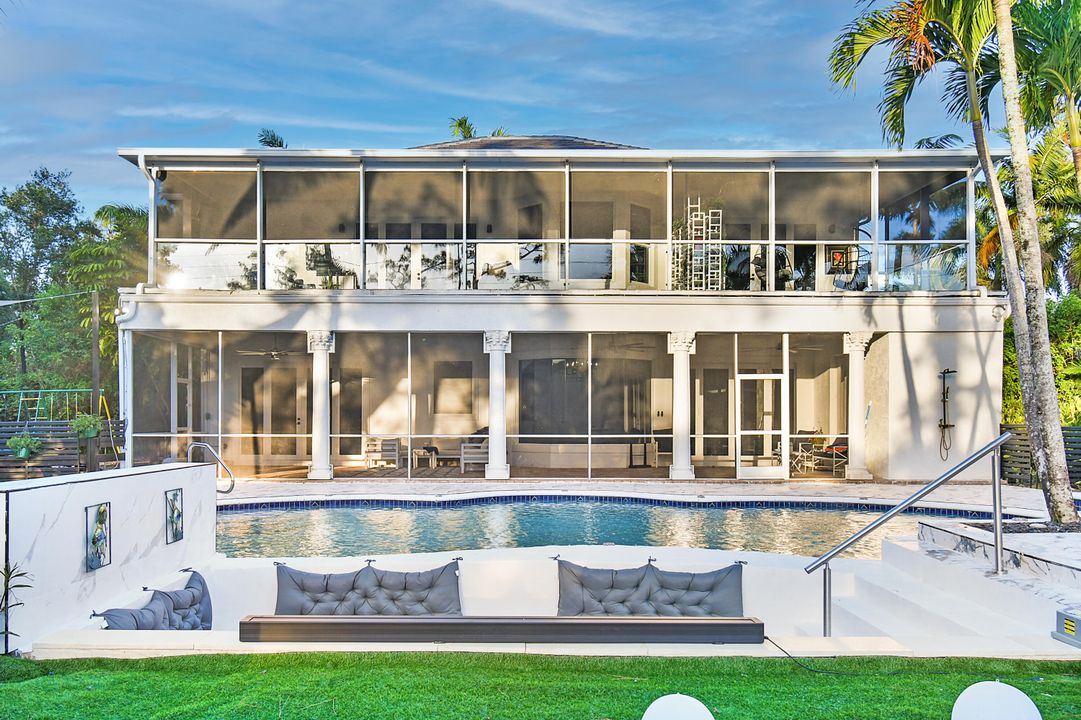 For Rent: $50,000 (6 beds, 7 baths, 5000 Square Feet)