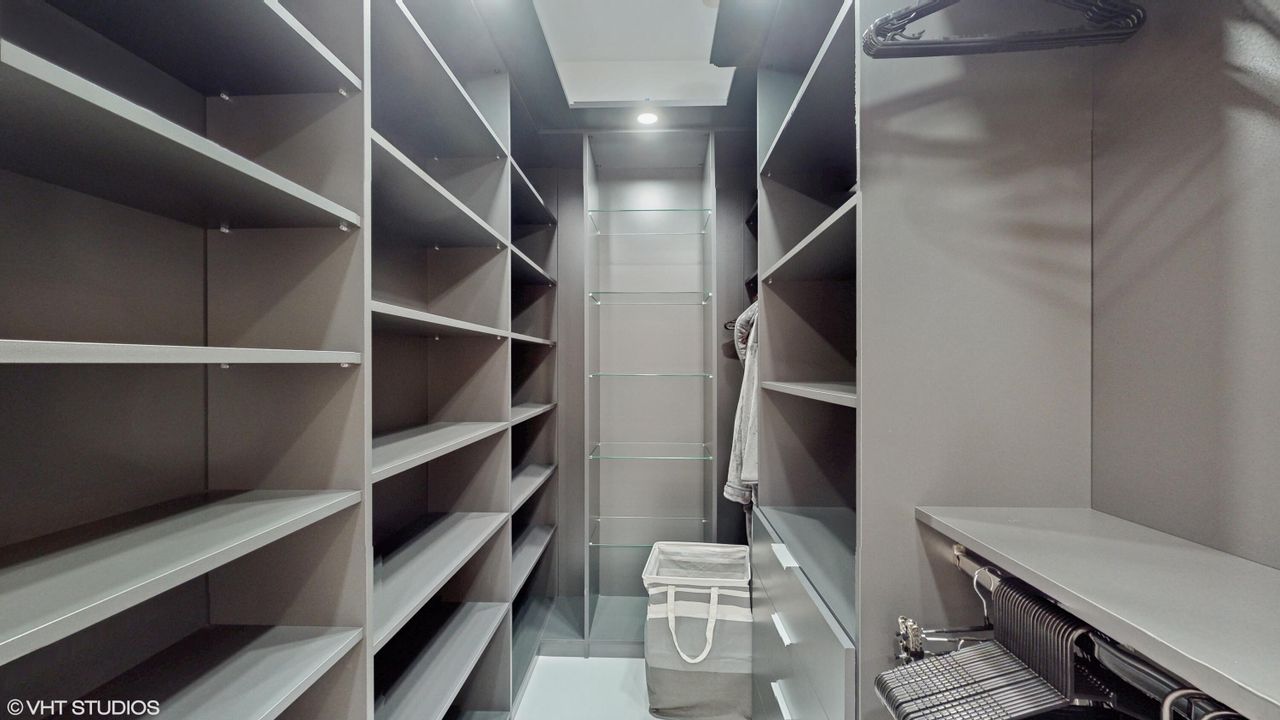 For Rent: $50,000 (6 beds, 7 baths, 5000 Square Feet)