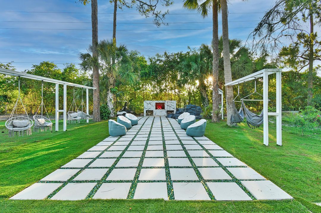 For Rent: $50,000 (6 beds, 7 baths, 5000 Square Feet)