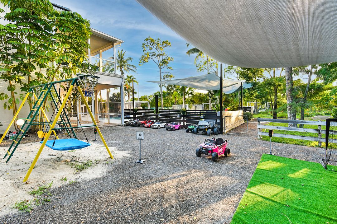 For Rent: $50,000 (6 beds, 7 baths, 5000 Square Feet)