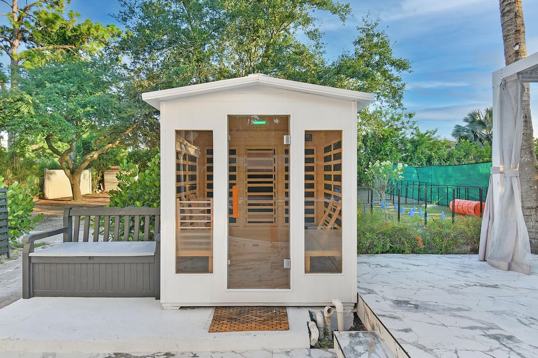 For Rent: $50,000 (6 beds, 7 baths, 5000 Square Feet)