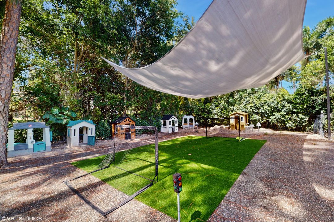 For Rent: $50,000 (6 beds, 7 baths, 5000 Square Feet)