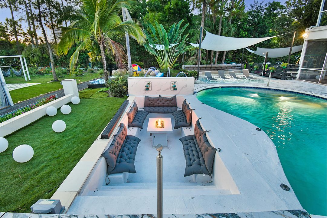 For Rent: $50,000 (6 beds, 7 baths, 5000 Square Feet)