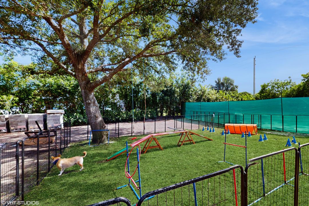 For Rent: $50,000 (6 beds, 7 baths, 5000 Square Feet)