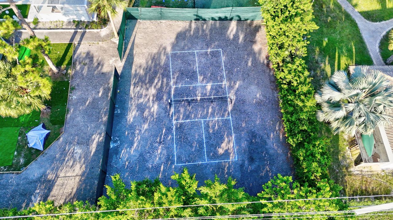 For Rent: $50,000 (6 beds, 7 baths, 5000 Square Feet)