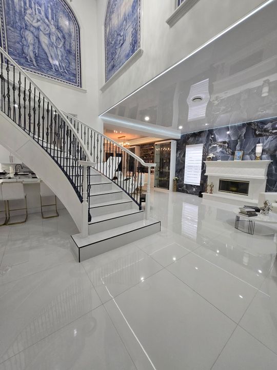 For Rent: $50,000 (6 beds, 7 baths, 5000 Square Feet)