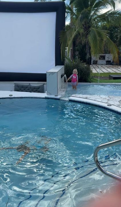 For Rent: $50,000 (6 beds, 7 baths, 5000 Square Feet)