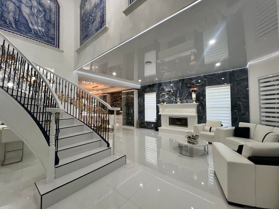 For Rent: $50,000 (6 beds, 7 baths, 5000 Square Feet)