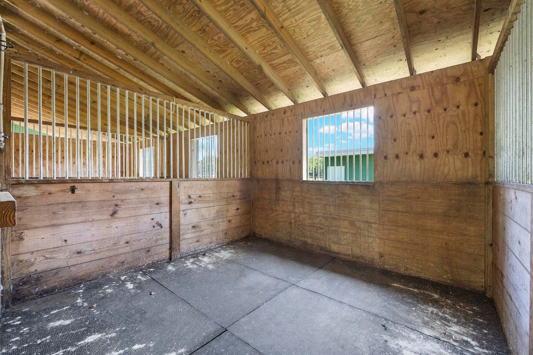 For Rent: $1,000 (0 beds, 0 baths, 2526 Square Feet)