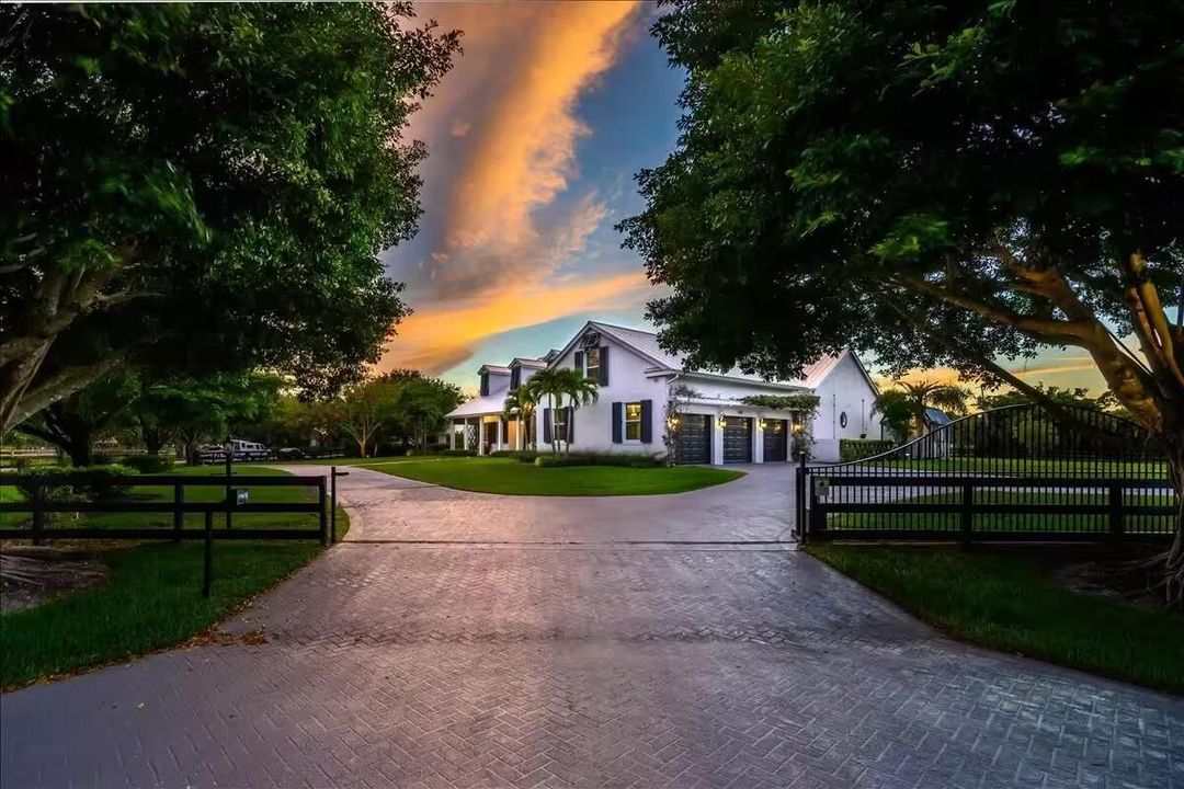 For Rent: $22,000 (5 beds, 3 baths, 4056 Square Feet)