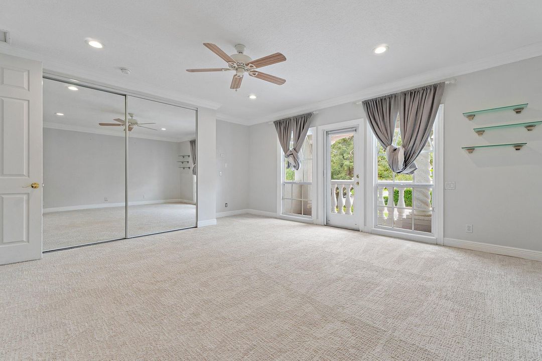 出租: $12,000 (4 贝兹, 4 浴室, 4274 平方英尺)