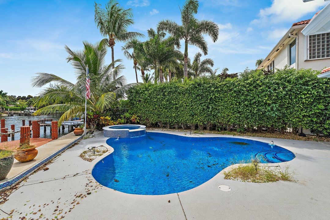 出租: $12,000 (4 贝兹, 4 浴室, 4274 平方英尺)