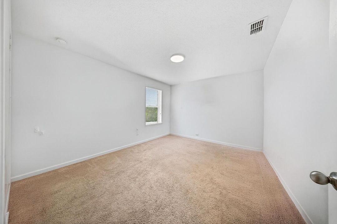 For Sale: $539,999 (5 beds, 3 baths, 2926 Square Feet)