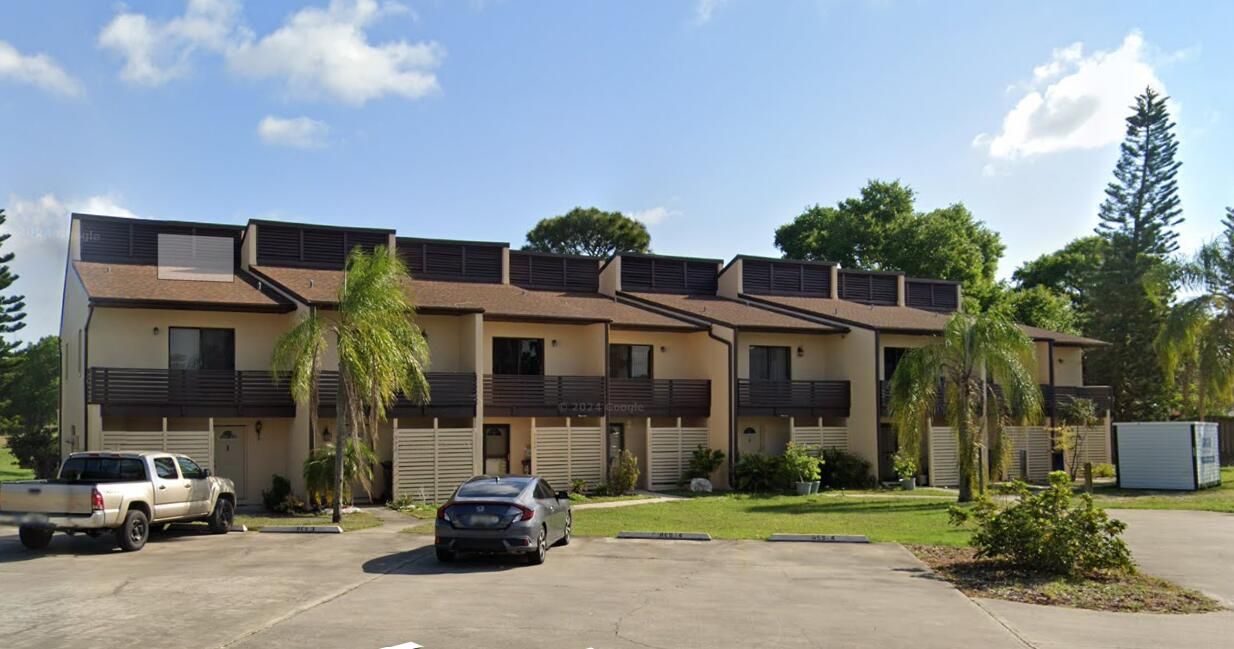 Active With Contract: $170,000 (2 beds, 2 baths, 1280 Square Feet)