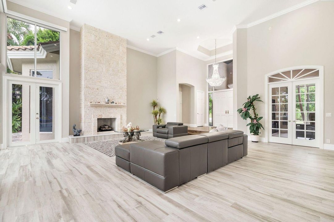 For Sale: $3,190,000 (4 beds, 4 baths, 4107 Square Feet)