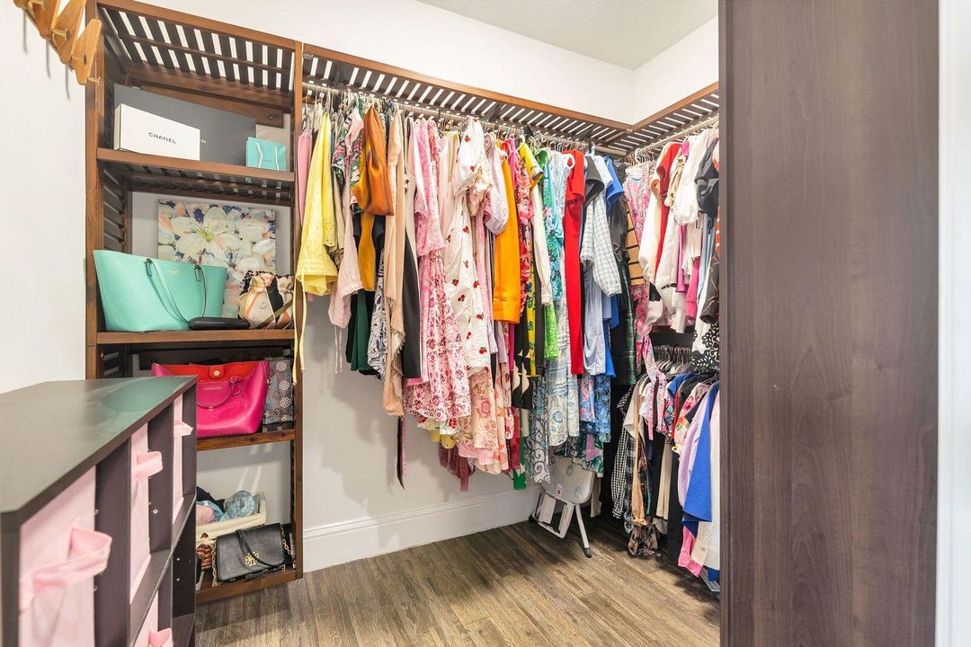 For Sale: $3,190,000 (4 beds, 4 baths, 4107 Square Feet)