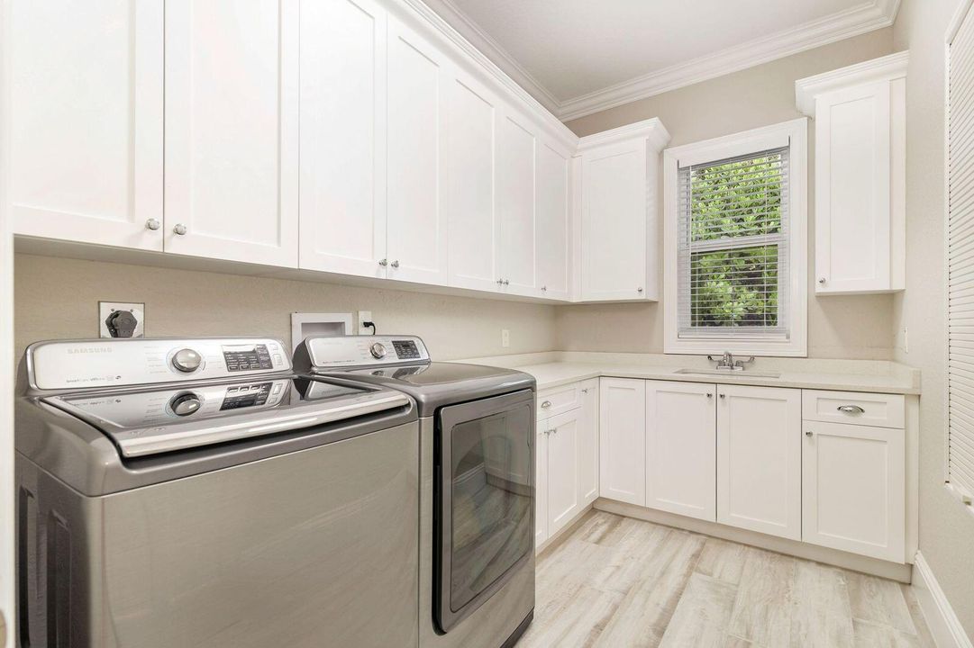 For Sale: $3,190,000 (4 beds, 4 baths, 4107 Square Feet)