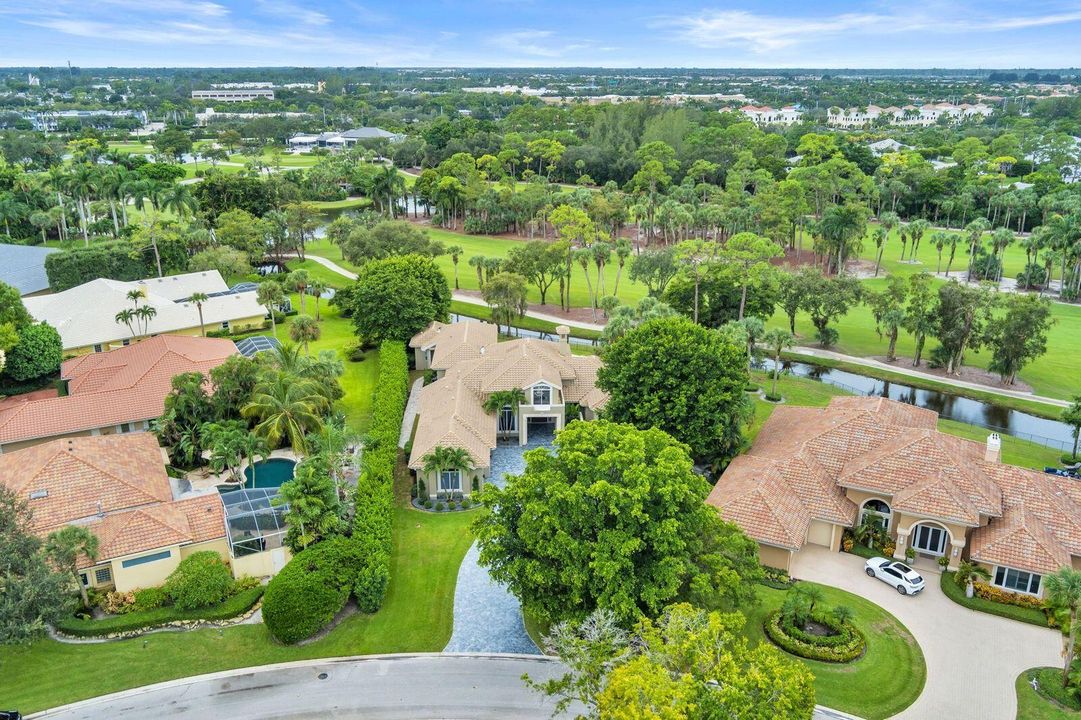 For Sale: $3,190,000 (4 beds, 4 baths, 4107 Square Feet)