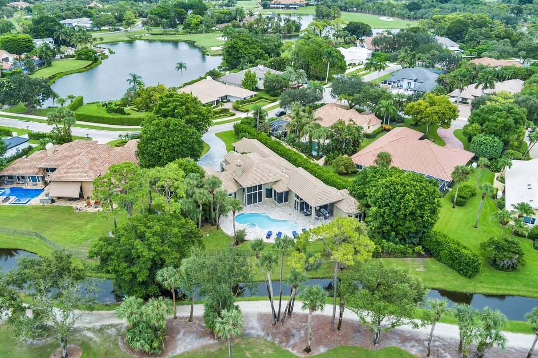 For Sale: $3,190,000 (4 beds, 4 baths, 4107 Square Feet)