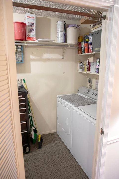 На продажу: $215,000 (2 спален, 2 ванн, 1328 Квадратных фут)