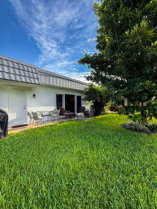 На продажу: $215,000 (2 спален, 2 ванн, 1328 Квадратных фут)