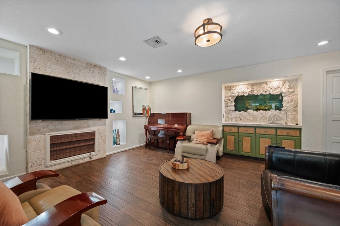 For Sale: $1,874,000 (5 beds, 4 baths, 4032 Square Feet)