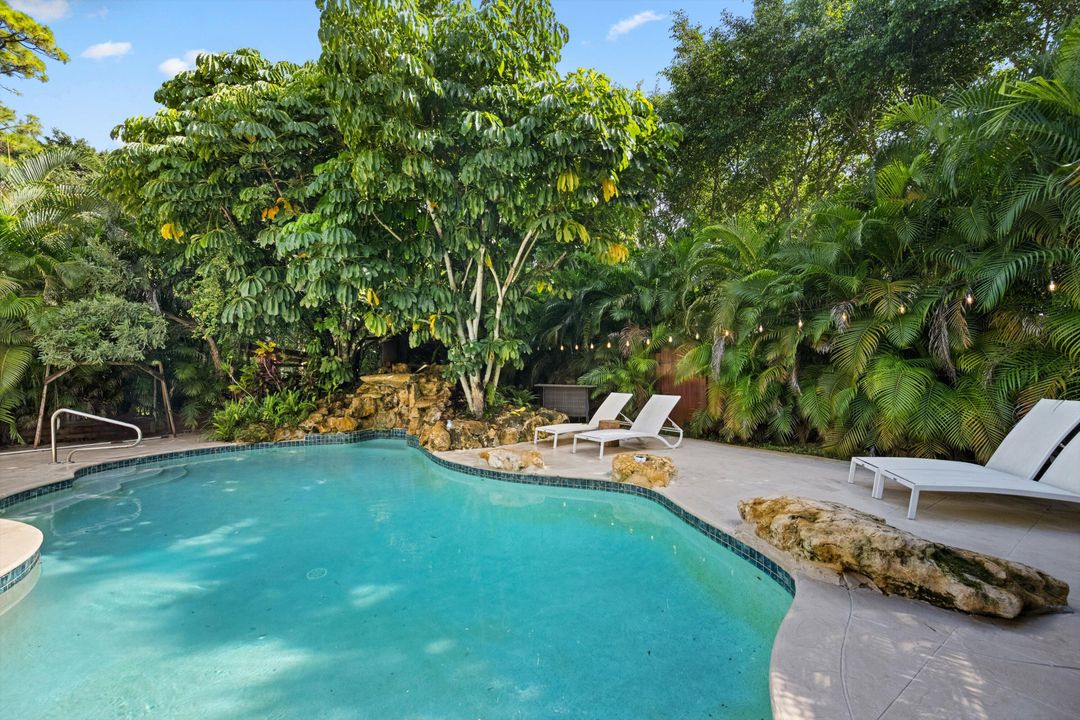 For Sale: $1,874,000 (5 beds, 4 baths, 4032 Square Feet)