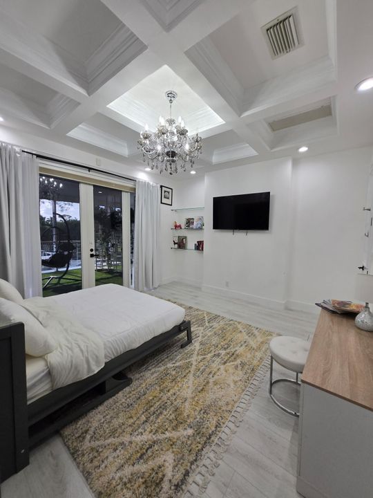 For Rent: $50,000 (6 beds, 7 baths, 5000 Square Feet)